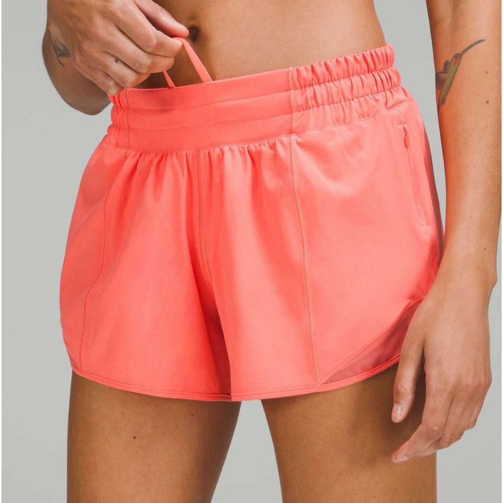 lululemon hotty hot low rise 4” shorts